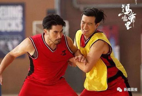  高以翔（左）饰演的角色原型为吉喆