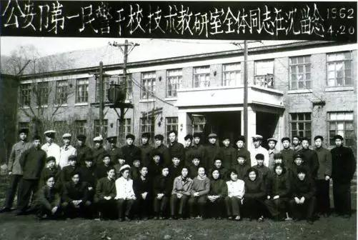 （图为乌国庆求学期间的影像）