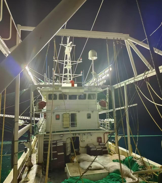 涉事远洋渔船。