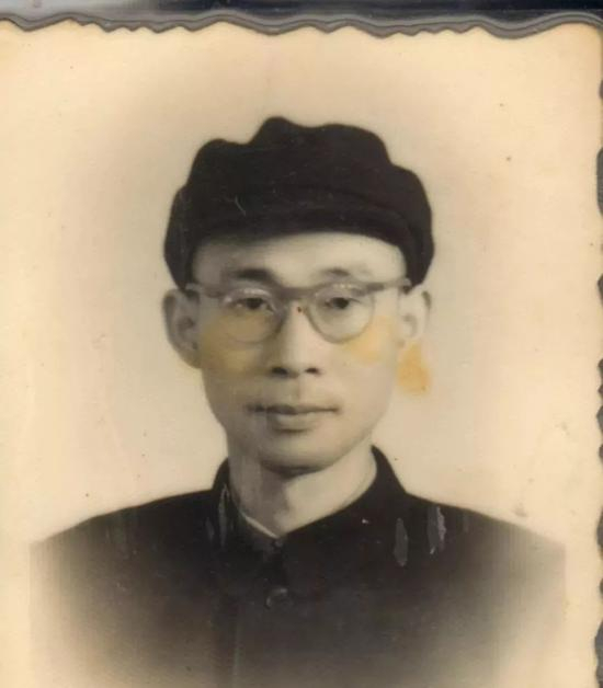 △1961年，在哈尔滨军事工程学院工作的高伯龙