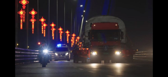 探月工程四期嫦娥六号任务探测器产品通过公路运输方式运送至中国文昌航天发射场