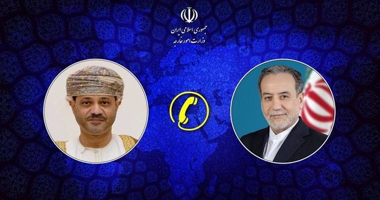 △伊朗外长阿拉格齐（右）与阿曼外交大臣巴德尔（左）