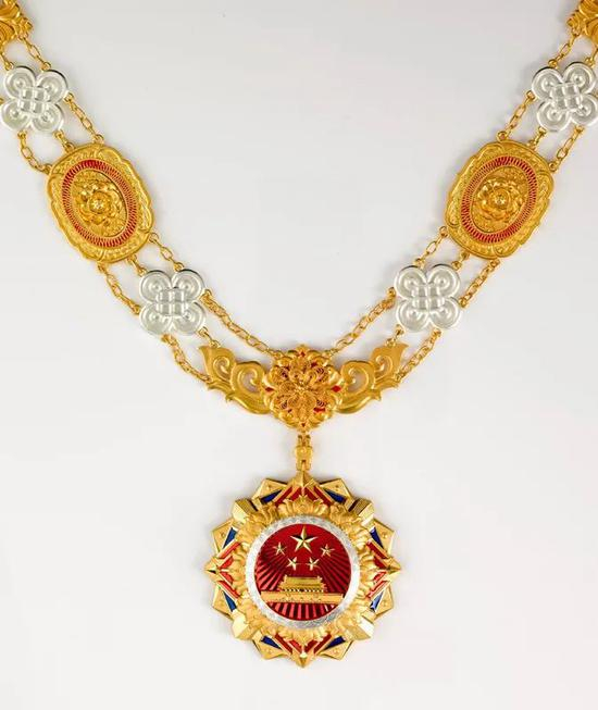 国家荣誉称号奖章（图源：新华社）