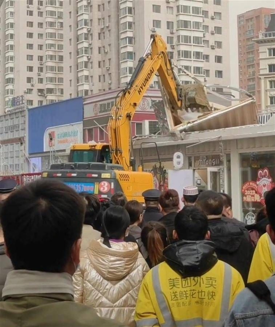 市集拆除现场（图源：网络）
