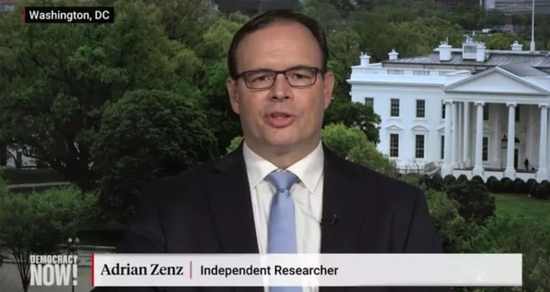 （图说：郑国恩在节目中发表反华言论）