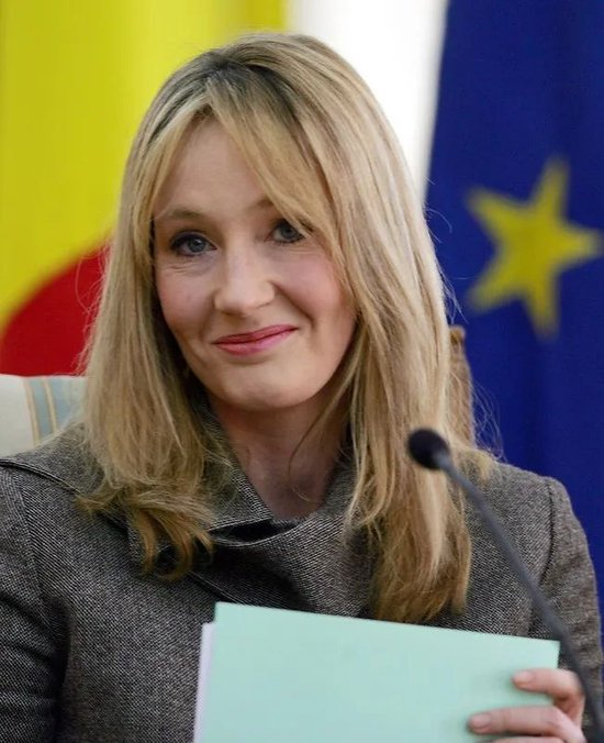 罗琳也加入了日益强烈的反对声浪,并警告说:这一案件让年轻的苏格兰