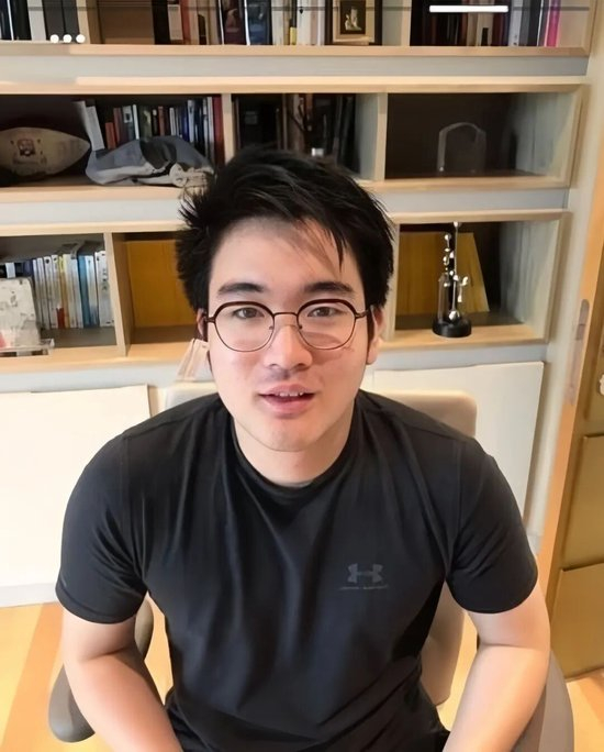 ·服役前的李智昊。（其個(gè)人社交媒體賬號(hào)）