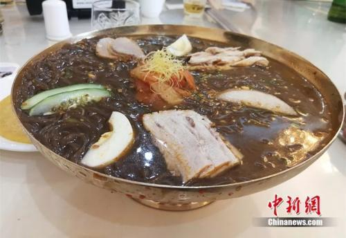 玉流馆冷面。中新网记者 邱宇 摄