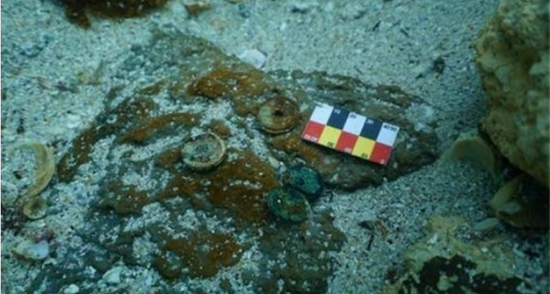 济州道新昌里海域发现中国古代硬币 图源：韩联社转自韩国国立海洋文化财研究所