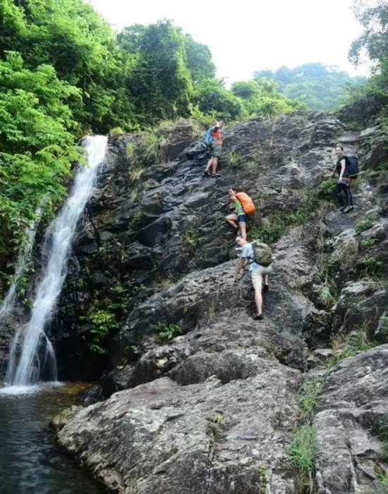  ·网友分享的摩天崖图片。