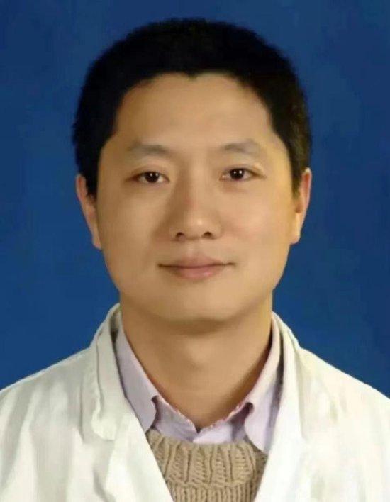 李晟医生。