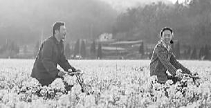 《大江东去》展现了个体在改革开放的大时代里和国家共进退的豪迈与壮阔，由此建构属于新时代文学作品独有的家国情怀。图为由该作品改编成的电视剧《大江大河》剧照。资料图片