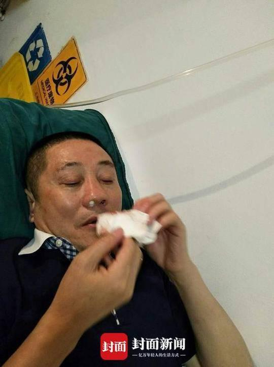 被打伤的何昌秋