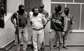  ·乔瓦尼·布鲁斯卡被捕。