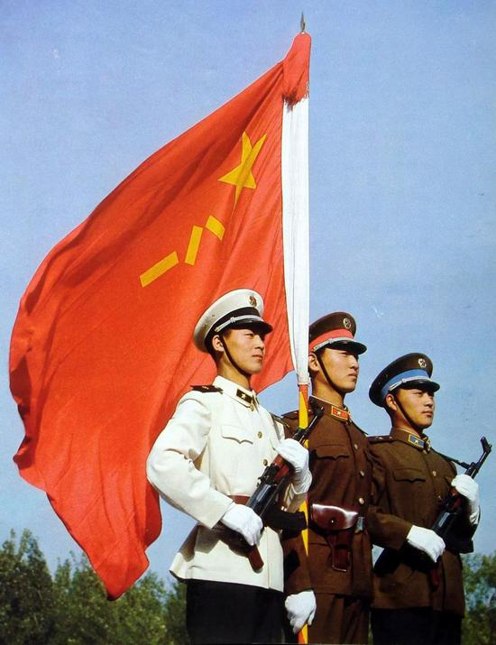 85式陆海空三军干部夏常服