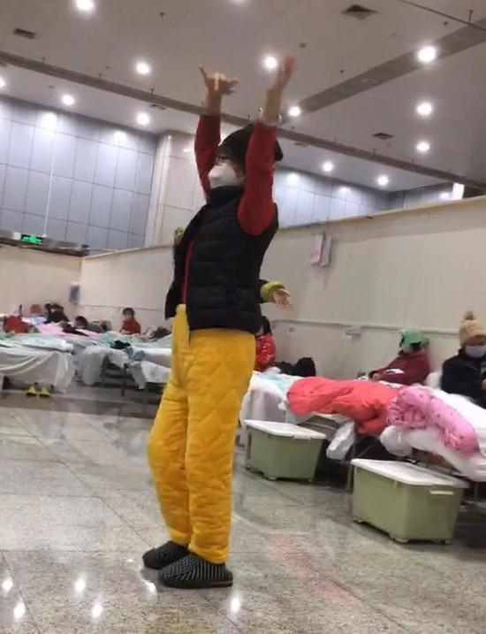  “方舱广场舞一姐”