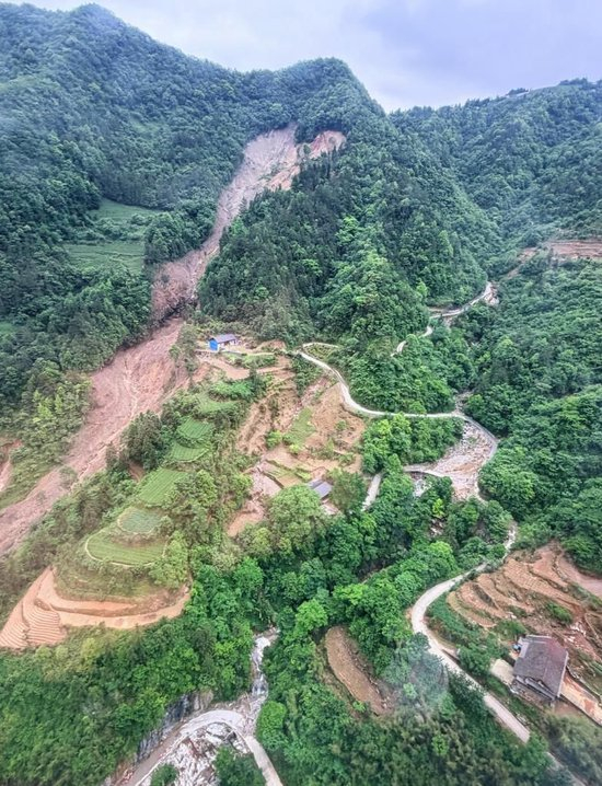 这是5月20日拍摄的石门县一处地质灾害现场。新华社记者谢奔 摄