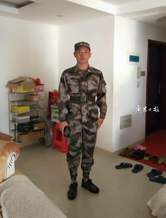  陈祥榕入伍前留影 家属供图