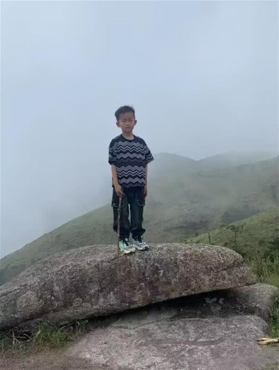 邹某樽走失前在石谷解山上