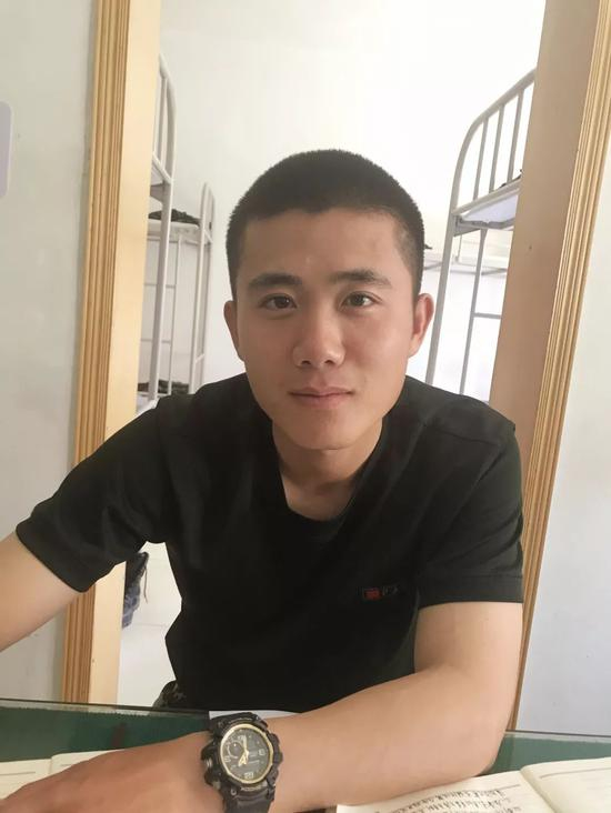  2018年7月，王成龙毕业前在乌鲁木齐校区