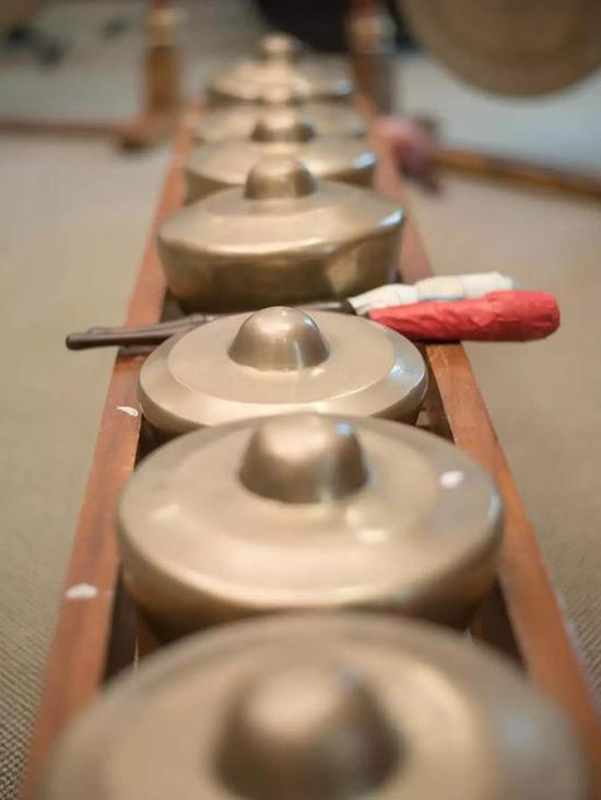 △文莱的传统乐器鼓铃铛。（资料图片）