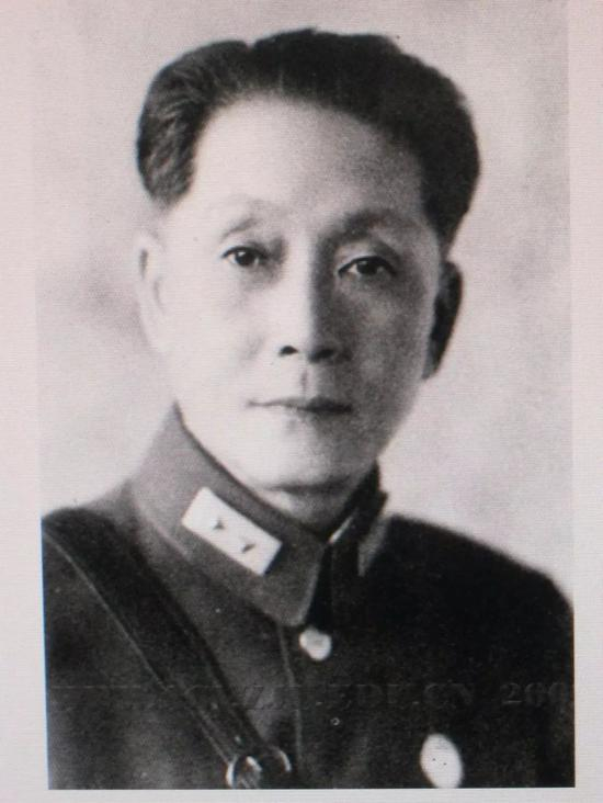  △钱学森父亲的好友蒋百里先生在他小时候，经常给他讲爱国故事，让他从小明白了很多道理，多年后成为了他的岳父。