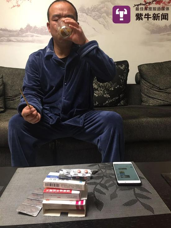  王勇现在每天都要吃药