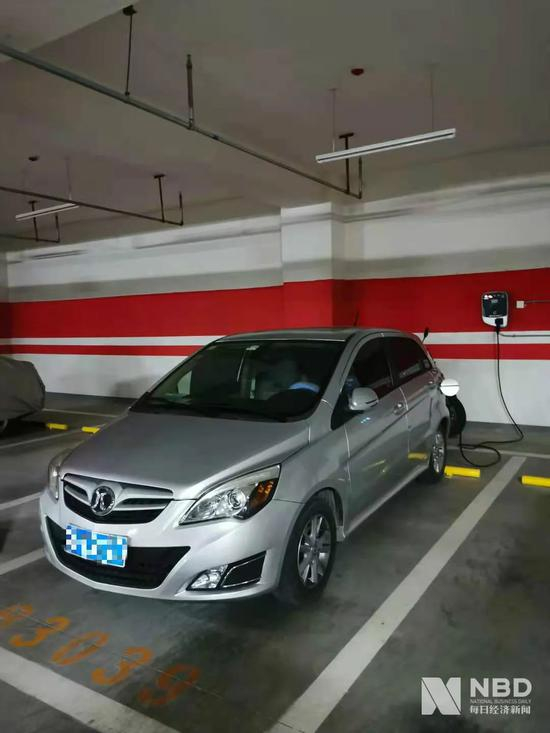 冬季时，张宁旭的电车一周要充电两次 　　（图片来源：每经记者 李硕 摄）