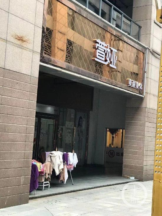  ▲2020年7月，可诺丹婷被曝光后，门店改名为萱娅，但依然使用可诺丹婷产品。图片来源/受访者供图