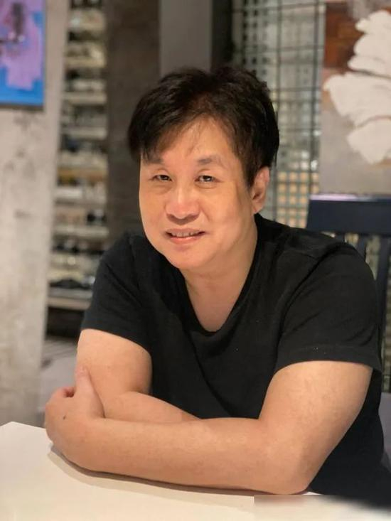  ·郑智化近照。