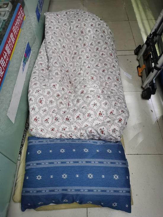 在上面睡了两晚