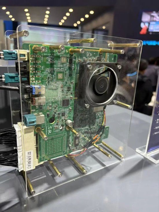 芯驰科技在2026北京车展上展出的座舱快速量产套件&nbsp;图片来源：每经记者 段思瑶 摄