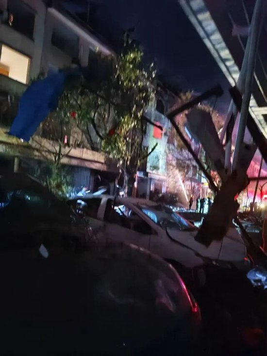  △11日凌晨，爆炸点附近。