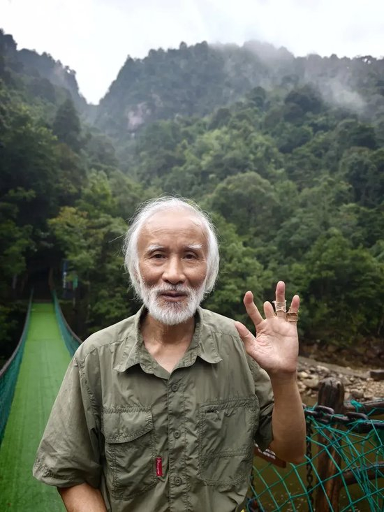 陈远辉左手中指被截肢
。来源：河北新闻网
