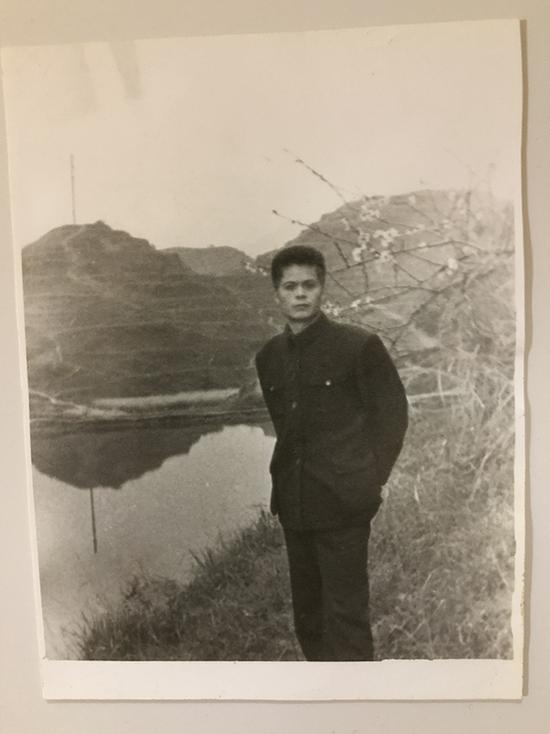  邓世平生前照片。邓世平女儿 供图