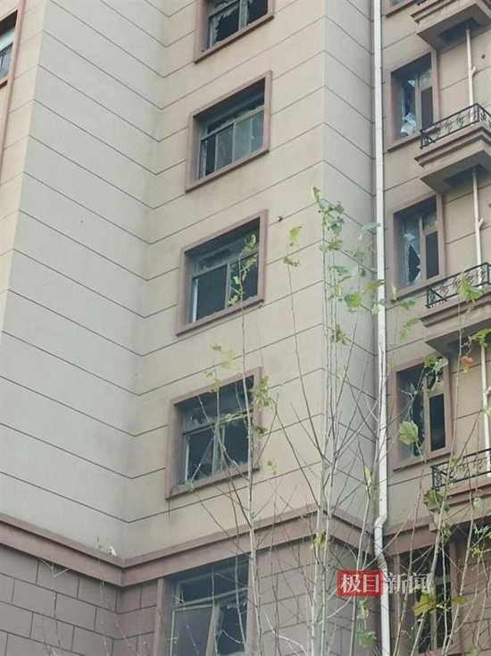 多户居民玻璃碎裂 （视频截图）