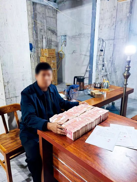 张增建收到高军军家人退还的部分金钱。多位受访者称，张增建为捞张增强花的300万元需要被追缴。图/受访者提供