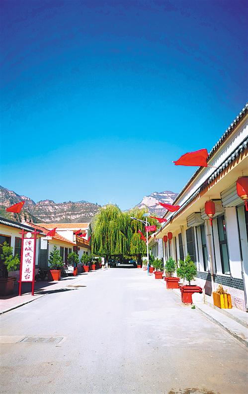 如今的山西省左权县麻田镇泽城村经济社会发展蒸蒸日上。经济日报-中国经济网记者 梁 婧摄