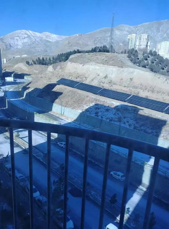  季风居住的公寓附近。