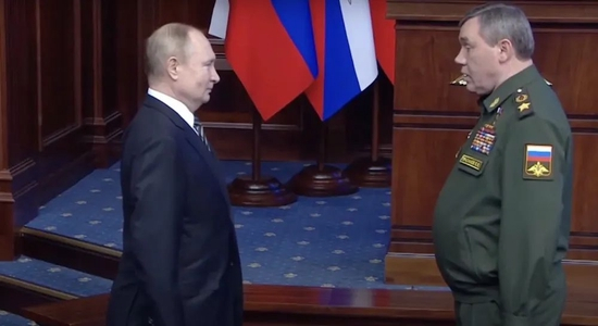 ·&nbsp;普京与格拉西莫夫（右）。