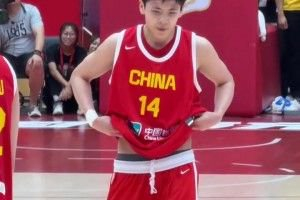 🏀女篮亚洲杯-张子宇12分 中国大胜新西兰喜提3连胜+直通半决赛