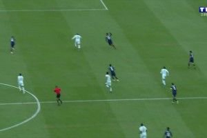 友谊赛-十人法国2-1巴西 姆巴佩破门埃基蒂克建功于帕梅卡诺直红_乐游天下