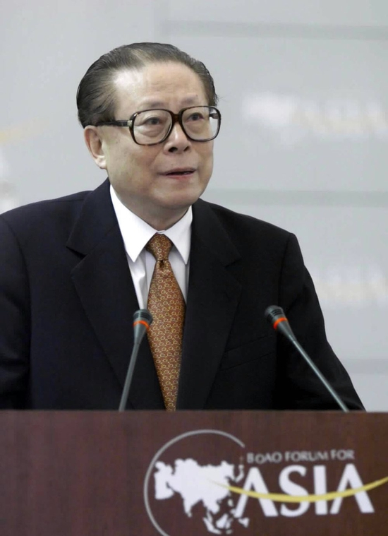  2001年2月27日，博鳌亚洲论坛成立大会在海南举行。江泽民同志出席成立大会并致辞。新华社发