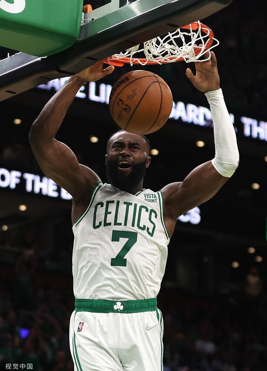  布朗本场表现出色。