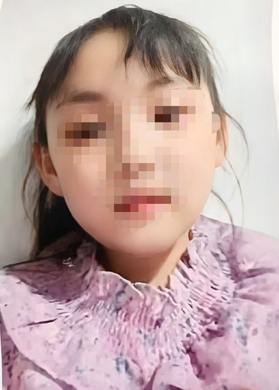  此前失联的两名女孩（受访者供图）