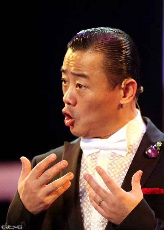 周立波的“狂”，大概是与生俱来。