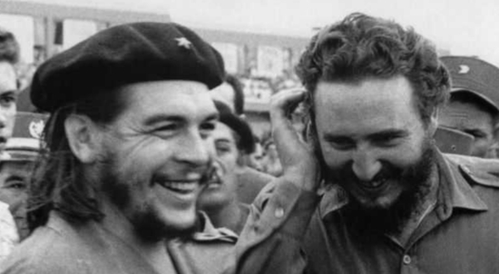 ·切·格瓦拉（左）和菲德尔·卡斯特罗