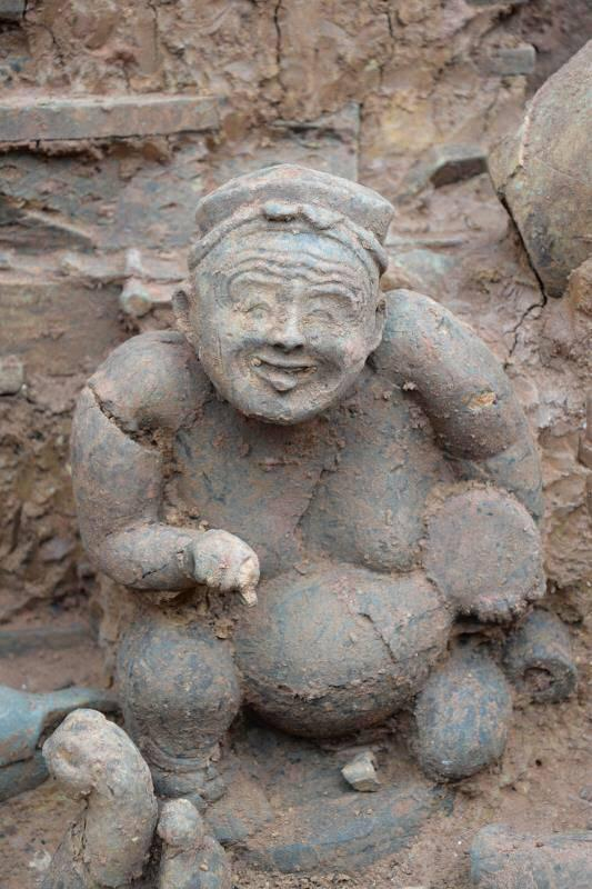 五根松M94侧室说唱俑