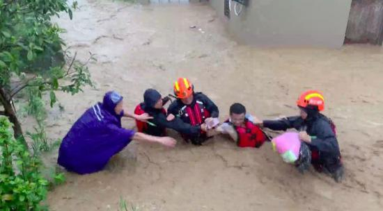 受困百姓被解救