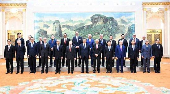 △3月27日，习近平主席在北京人民大会堂集体会见美国工商界和战略学术界代表。